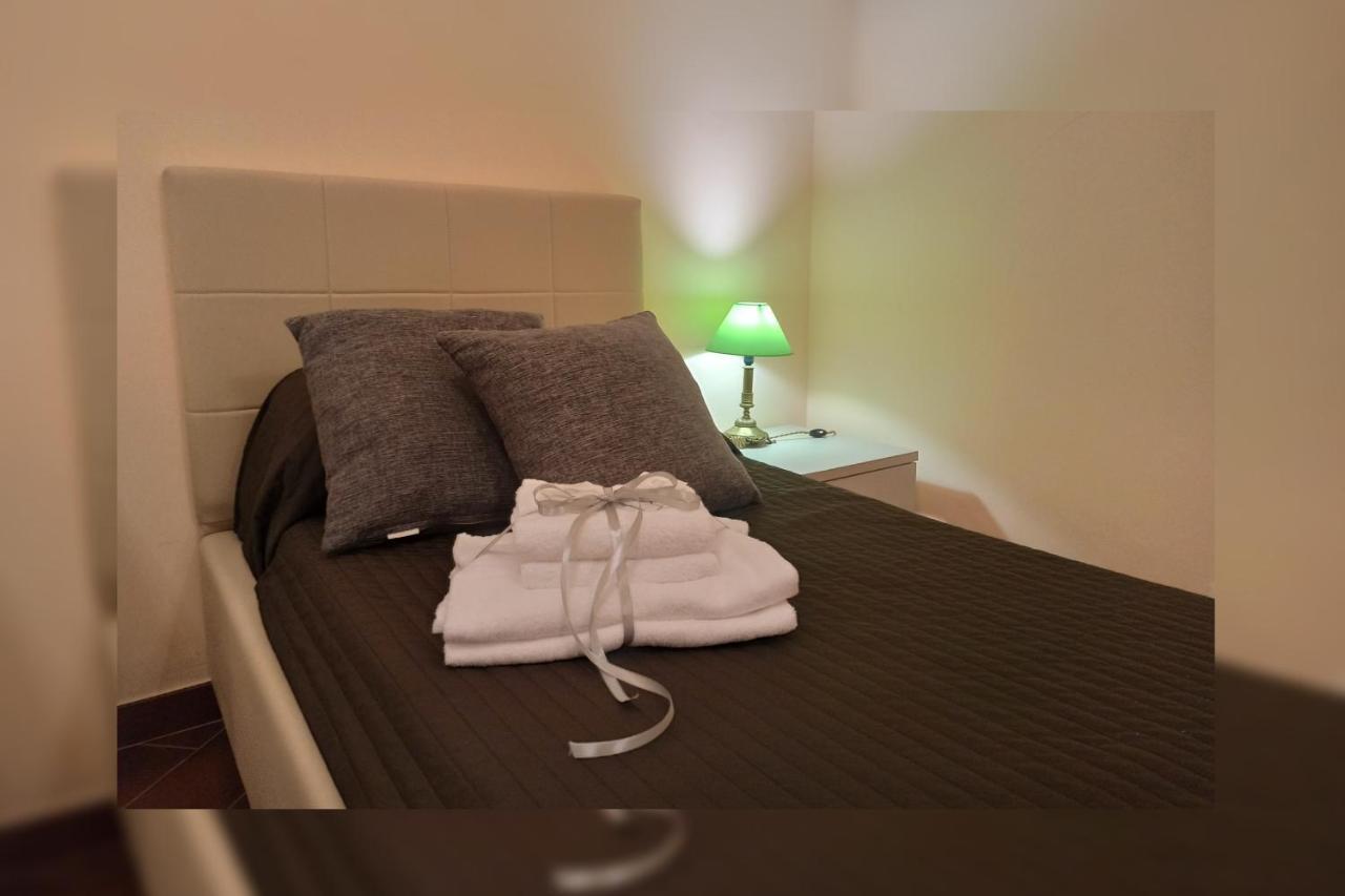 Airport Rooms - Bari Exterior photo